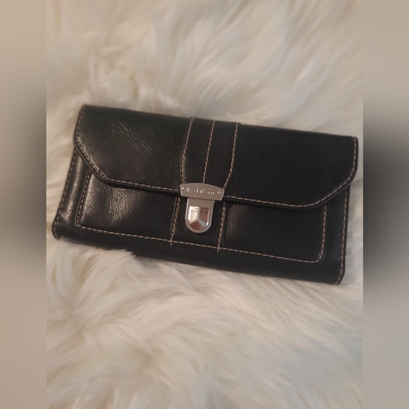 Liz Claiborne Wallet (L-7 1/2" W-4") - Picture 1 of 8